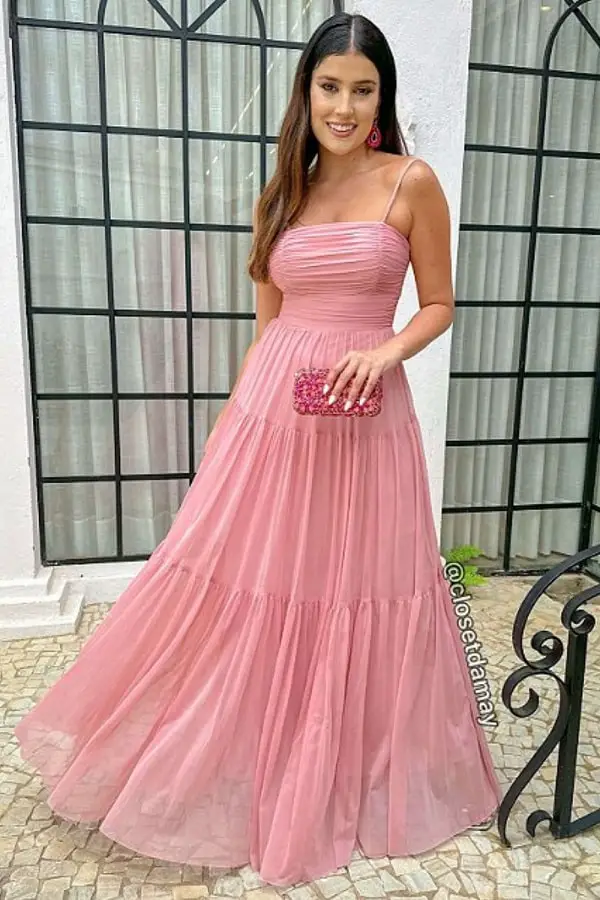 Vestido rosé com esmalte branco