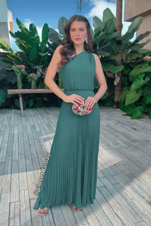 Vestido verde esmeralda com clutch colorida