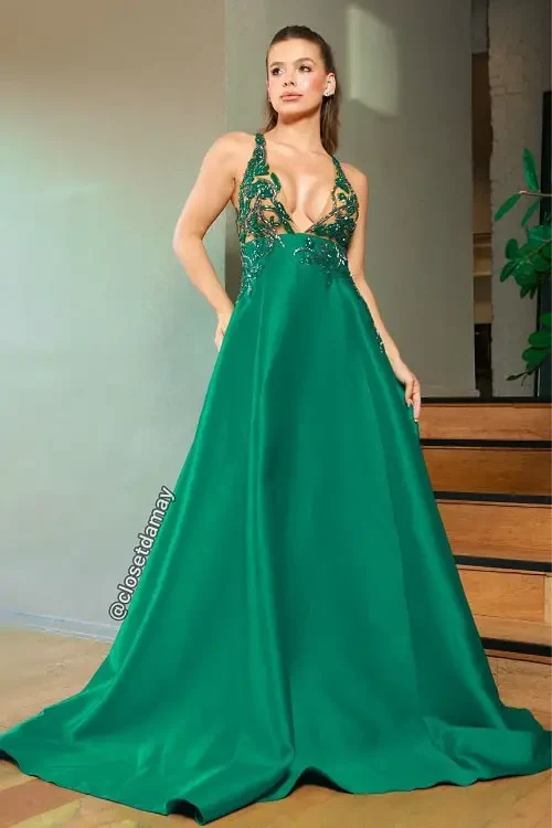 Vestido longo verde esmeralda com bordados