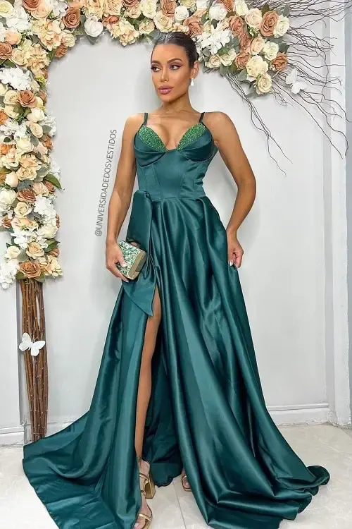 Vestido longo verde esmeralda com fenda