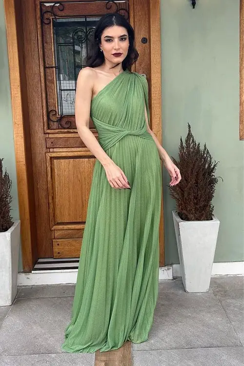 Vestido longo verde oliva em tule