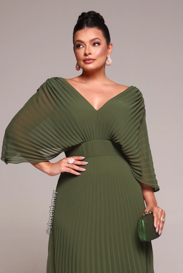 Vestido com clutch verde esmeralda